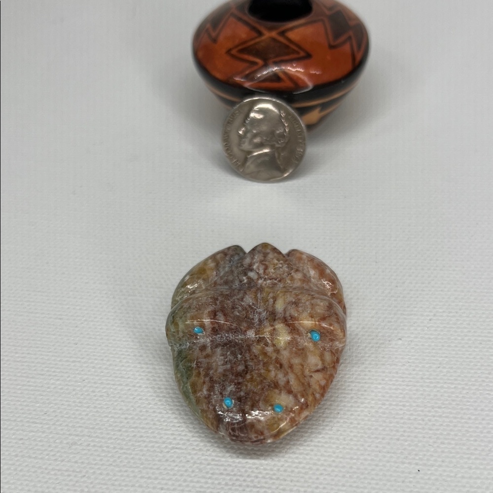 Brown and Tan Stone Frog figurine. - Picture 5 of 5